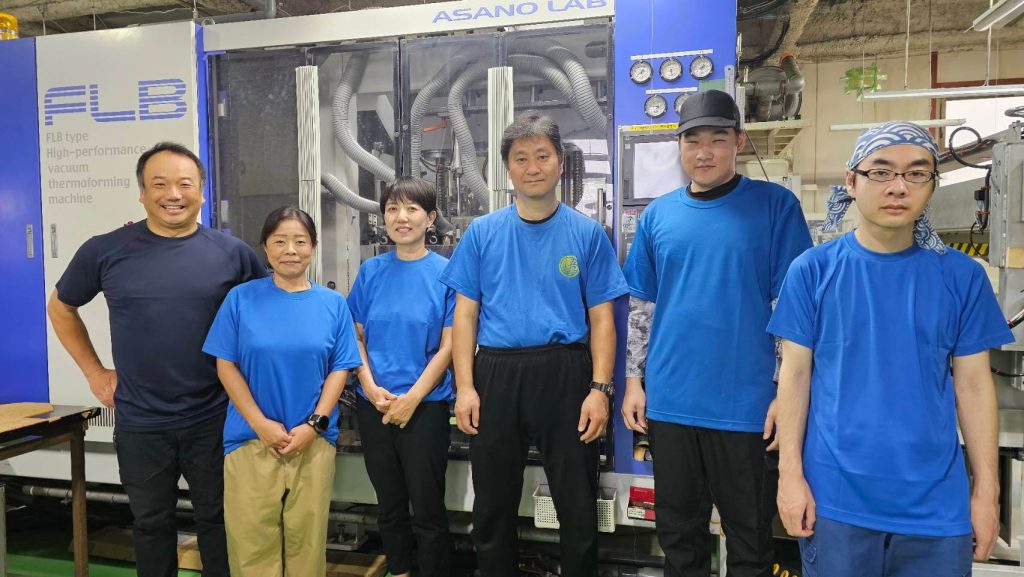 工場内従業員の画像