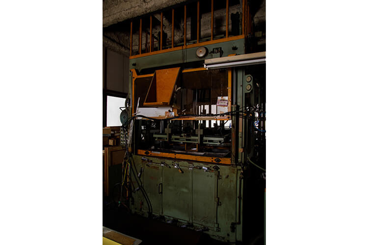 浅野研究所　圧空真空成型機